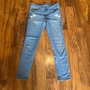 Levi flower embroidered skinny jeans light blue